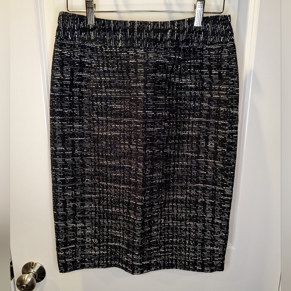 Banana Republic black textured pencil skirt blue and white threading size small - Picture 1 of 7